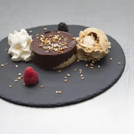 Hotel Urh Palacio De Oriol 4*