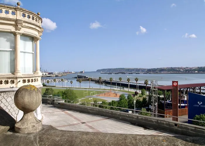 Hotel Urh Palacio De Oriol 4*