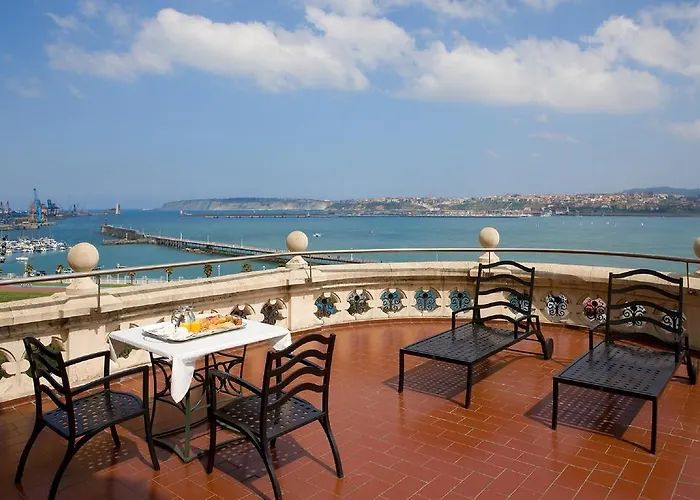 Hotel Urh Palacio De Oriol 4*